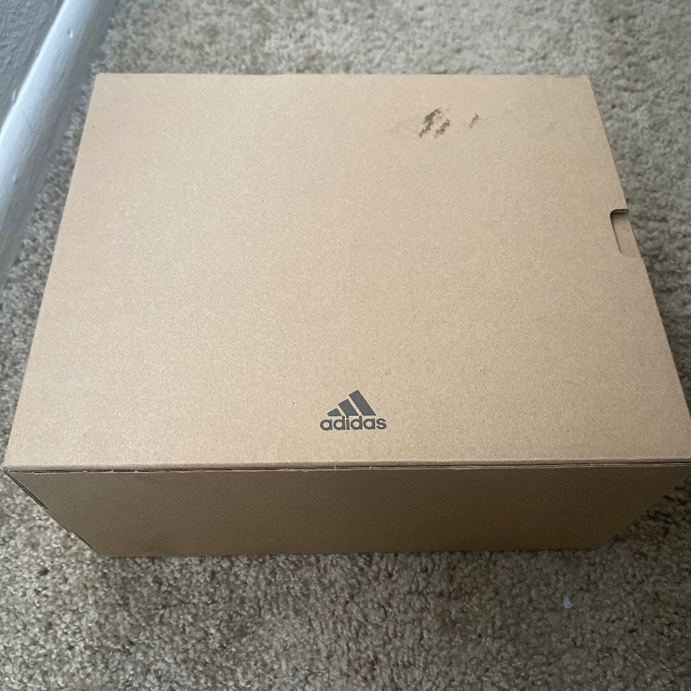 Yeezy Slides Size 5 in men Color Onyx